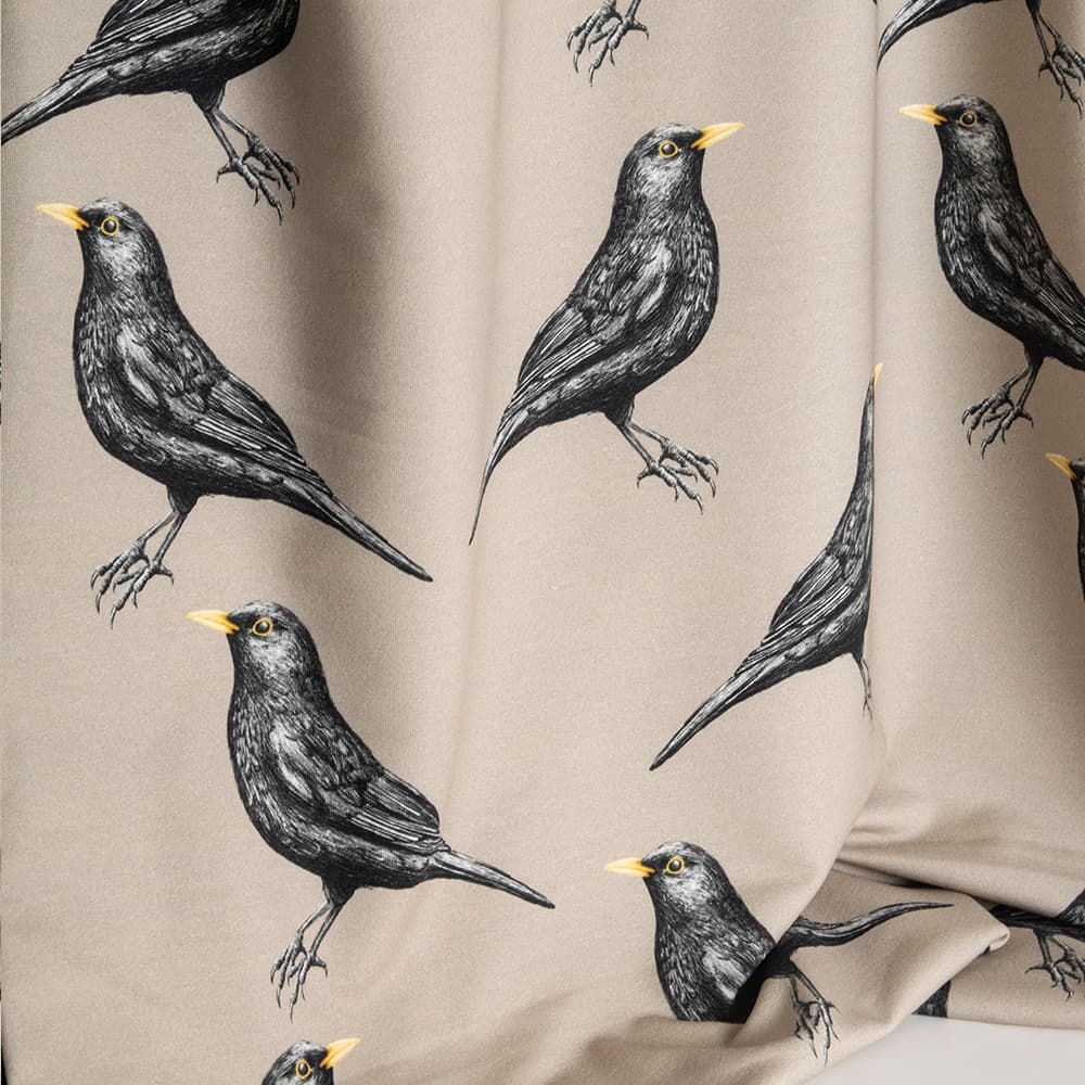 Vuorella kangaskauppa - Mustarastas joustocollege hiekka