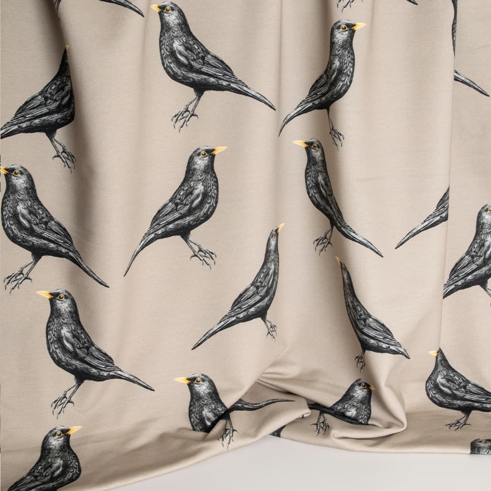 Vuorella kangaskauppa - Mustarastas joustocollege hiekka