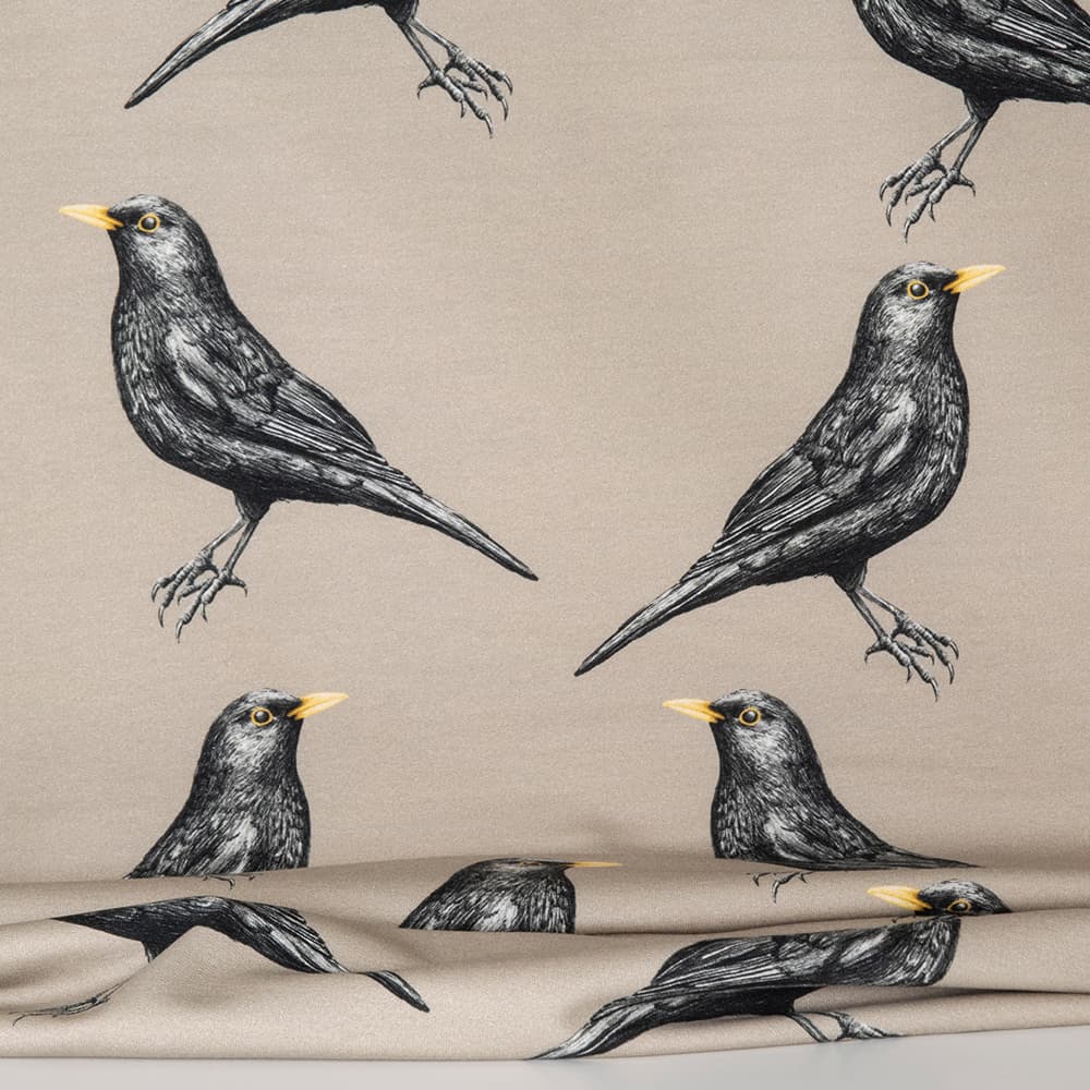 Vuorella kangaskauppa - Mustarastas joustocollege hiekka