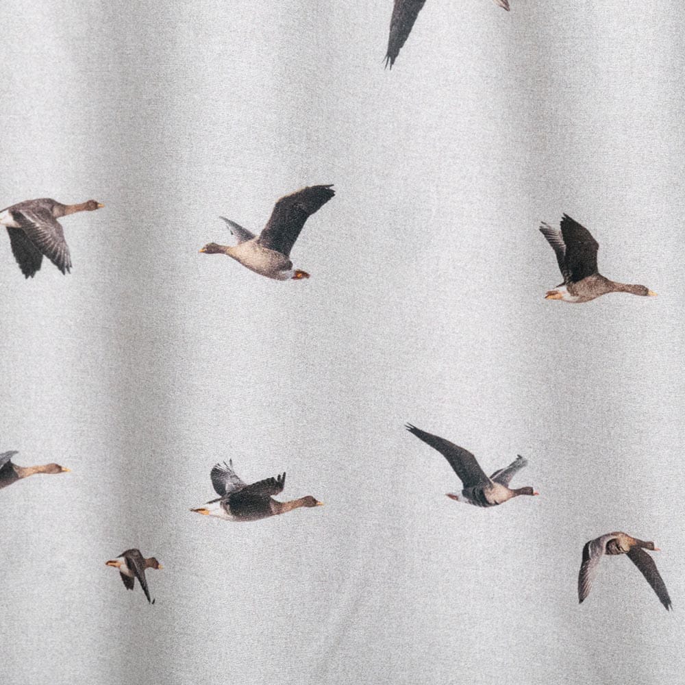 Vuorella kangaskauppa – Hanhien muutto tencel harmaa