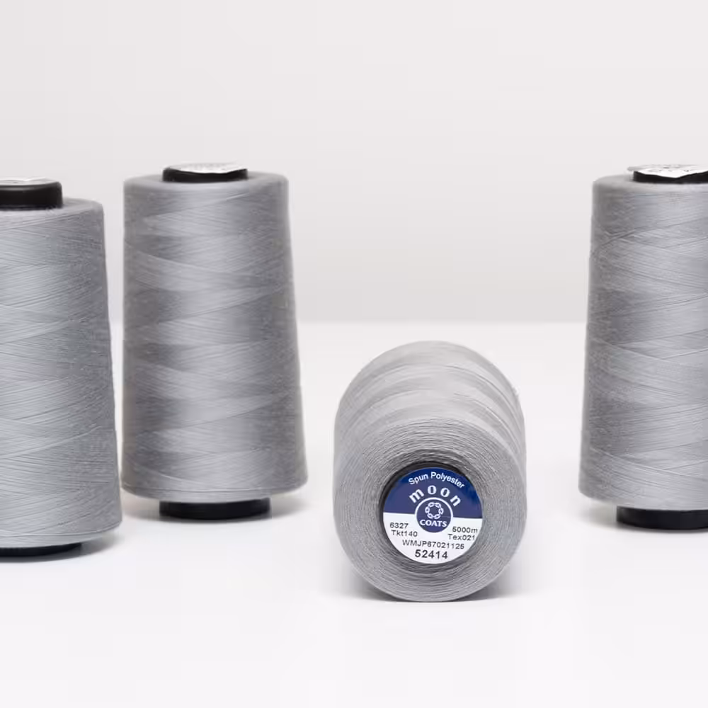 Vuorella kangaskauppa - Ompelutarvikkeet, Coats Moon saumurilanka, harmaa